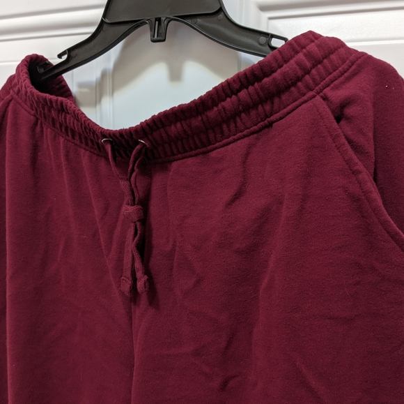 Comfy Athleisure Burgundy Pants, Size Women L - Picture 2 of 11